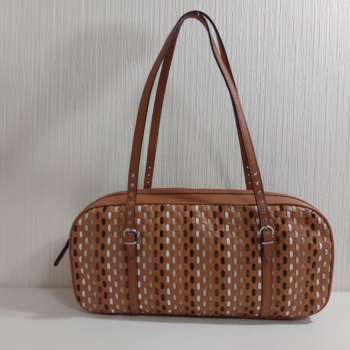 フェラガモ ショルダーキャリー ハンドバッグ 横長バッグ 肩掛けショルダー レザー ブラウン 213391拍卖