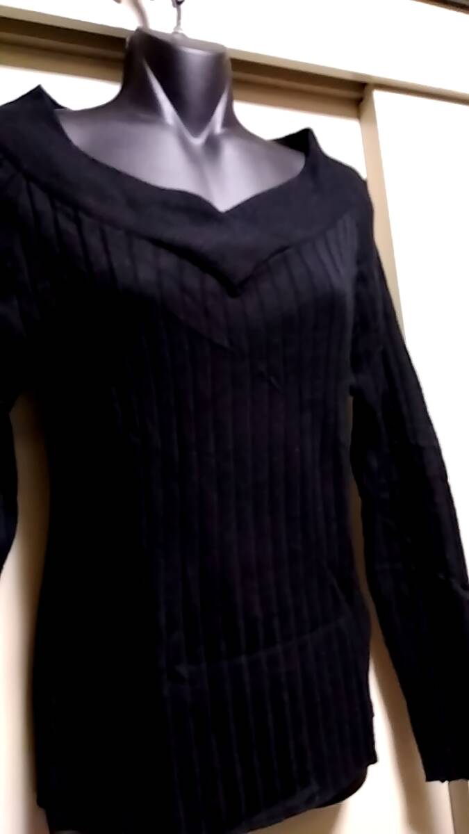 ☆Vネックリブニットソー☆美品拍卖