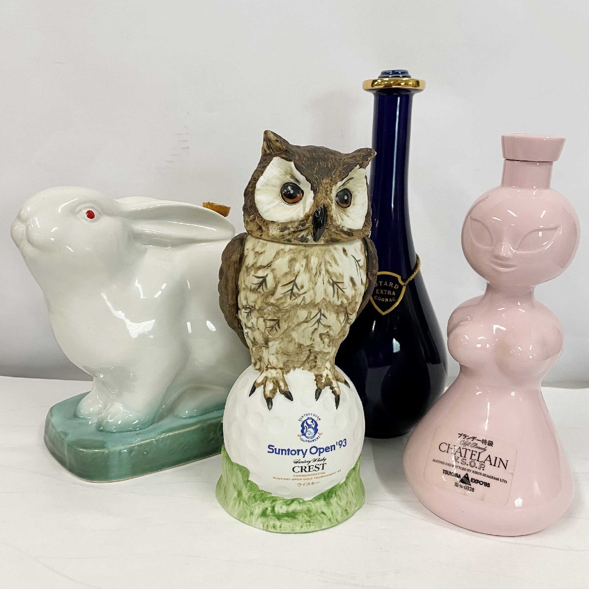 【空き瓶】空瓶 4点セット<瓶>サントリーオープン93 オタールエクストラ 清酒 賀茂鶴 ウサギ フクロウ シャトラン TSUKUBA EXPO85拍卖