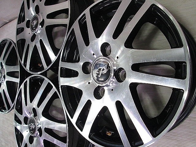 その他■フォース■13インチ 4穴-100■装着車種スペーシア N-BOX 装着車種スペーシア N-BOX ライフ モコ AZワゴン タント拍卖