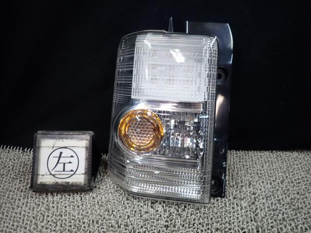 ムーヴコンテ DBA-L585S 左テールランプ W24 81560-B2500拍卖