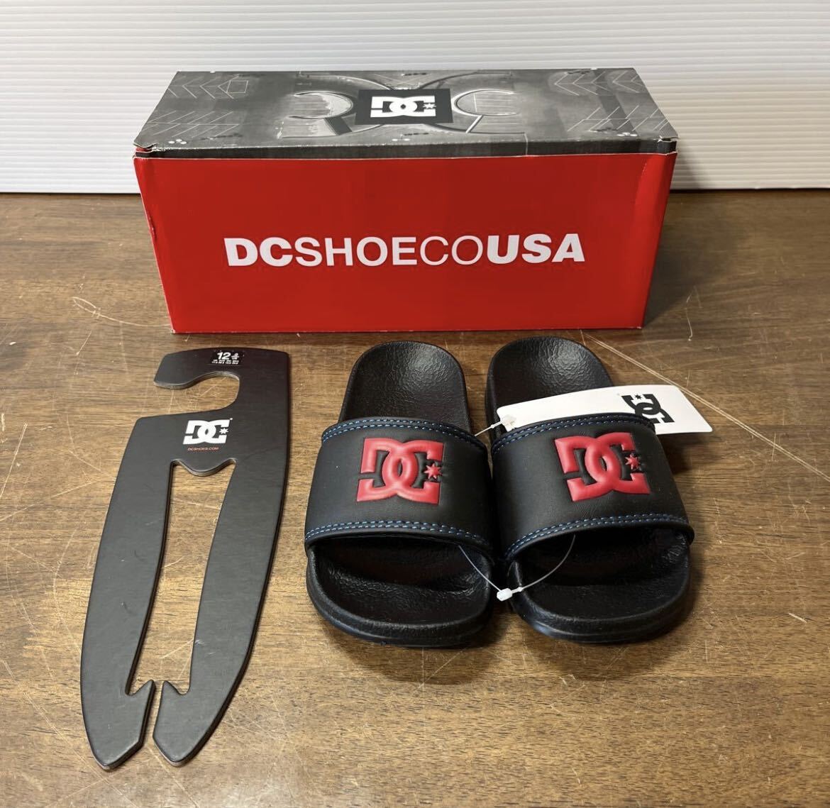 新品 DC ディーシー スライドサンダル SLIDE キッズ 18cm サンダル シャワーサンダル 箱入り 子供 男女兼用 夏 海 プール ブラック ⑤拍卖