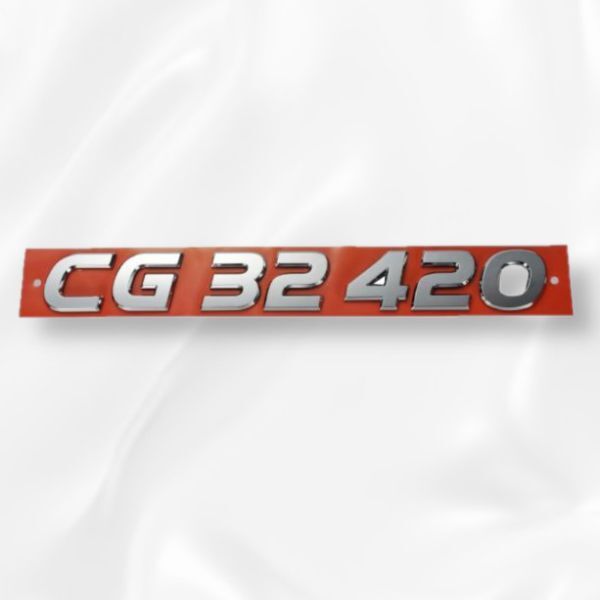 UDトラックス 17クオン クオン エンブレム パーフェクトクオン エンブレム CG32420 海外仕様 ドアエンブレム サイドバッジ 新品 未使用拍卖