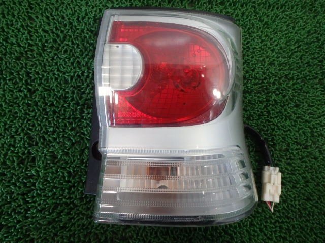 ●タント L385S H20/7 右テールランプ 右テールライト 81550-B2260 トーカイデンソー 20507 取付問題無し 在庫処分拍卖
