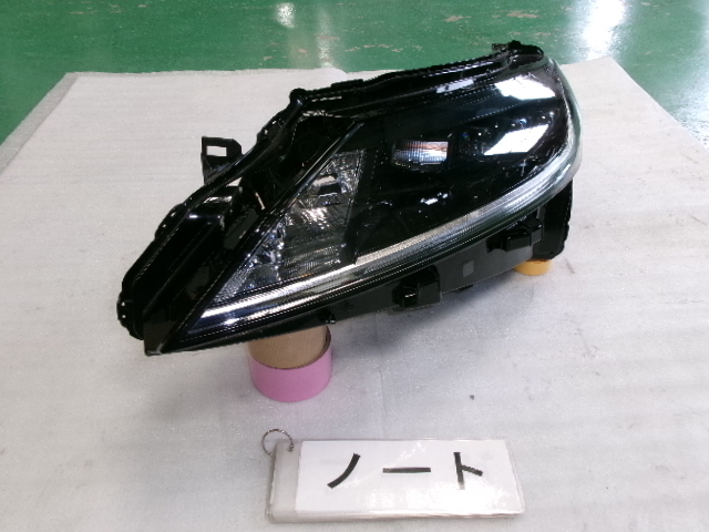 ノート E13 左ヘッドランプユニット LED 即決 6935拍卖
