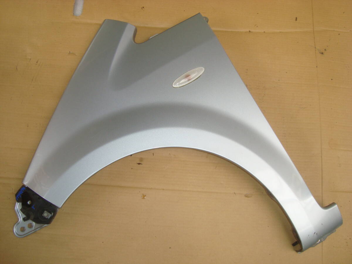 174 ムーヴ L175S フロント 左 フェンダー シルバー 助手席側 S28 インボイス対応拍卖