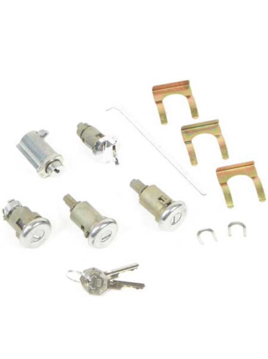 1961-62シボレーインパラ キーシリンダーセット新品。 インパラキーシリンダーコンプリートセット ベルエア ビスケイン GM拍卖