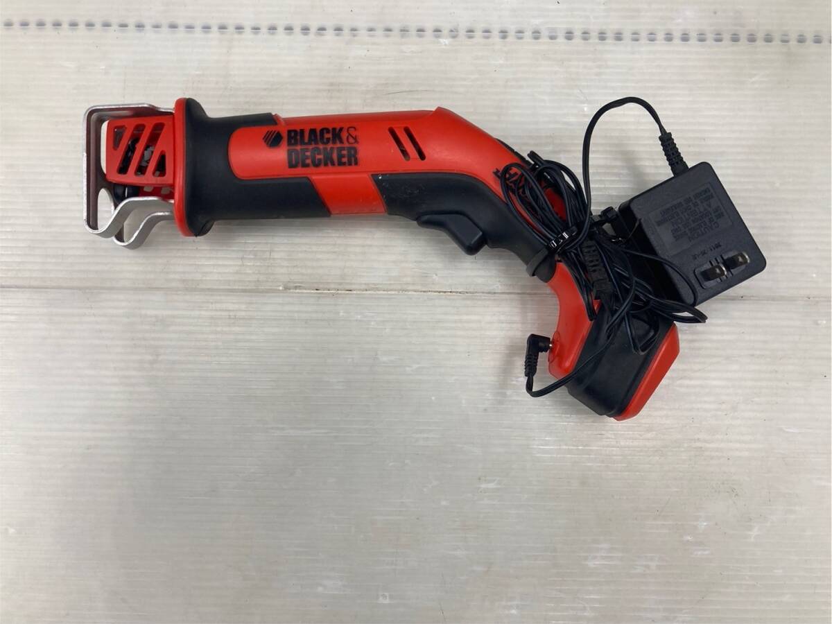 【中古品】【0924】★ブラックアンドデッカー(BLACK+DECKER) 6V 充電式ハンディソー 充電ノコギリ CHS6000 ITQERN587Z30拍卖