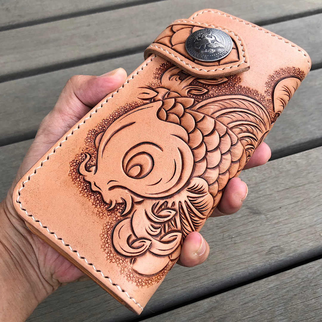 長財布 ロングウォレット 鯉の滝登り レザーカービング 手縫い イタリアンレザー ヌメ革 バイカーズウォレット 日本製 LEVEL7拍卖