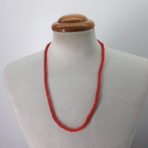 中玉 赤ビーズ ホワイトハート 64cm 130粒 雑貨 アフリカ産 bz02拍卖