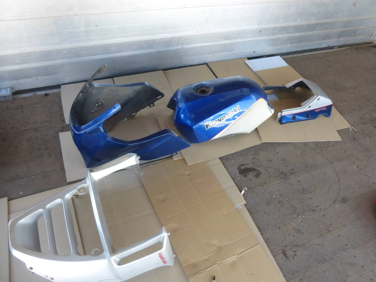 KAWASAKI GPZ750R(900R) 外装一式 管:P-86拍卖