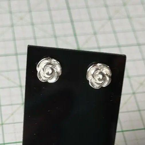 //☆ 薔薇 シルバーピアス ばら キャッチ ローズ rose ☆ SILVER 925拍卖