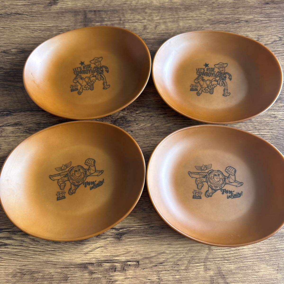 212kitchen×ディズニー トイストーリーウッディ&バズライトイヤー プレート皿4枚 割れない食器 小物入れ 212キッチン拍卖