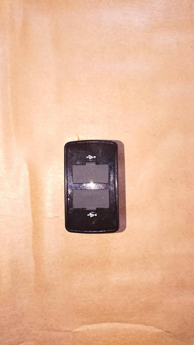 送料無料 ホンダ N BOXカスタム (D) JF1 JF2 USB 2ポート 充電 スイッチホール拍卖