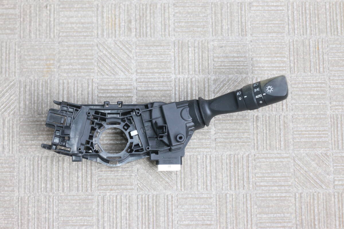 210クラウン ディマースイッチ 84140-33230 GRS210 GRS211 GRS214 AWS211 AWS210 アスリート ロイヤル拍卖