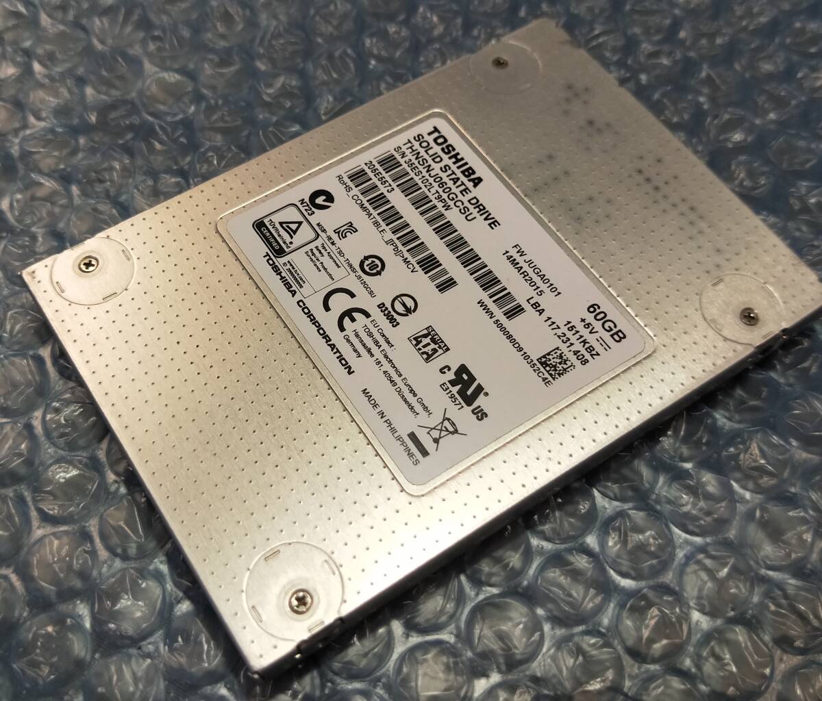 【中古パーツ】2.5 SATA SSD 1台 正常 TOSHIBA THNSNJ060GCSU 60GB 使用時間29745H■SSD3067拍卖