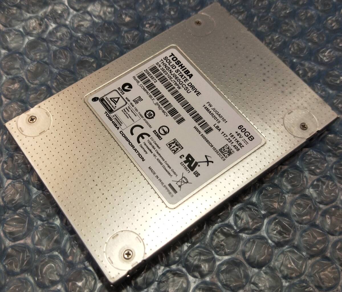【中古パーツ】2.5 SATA SSD 1台 正常 TOSHIBA THNSNJ060GCSU 60GB 使用時間30103H■SSD3065拍卖