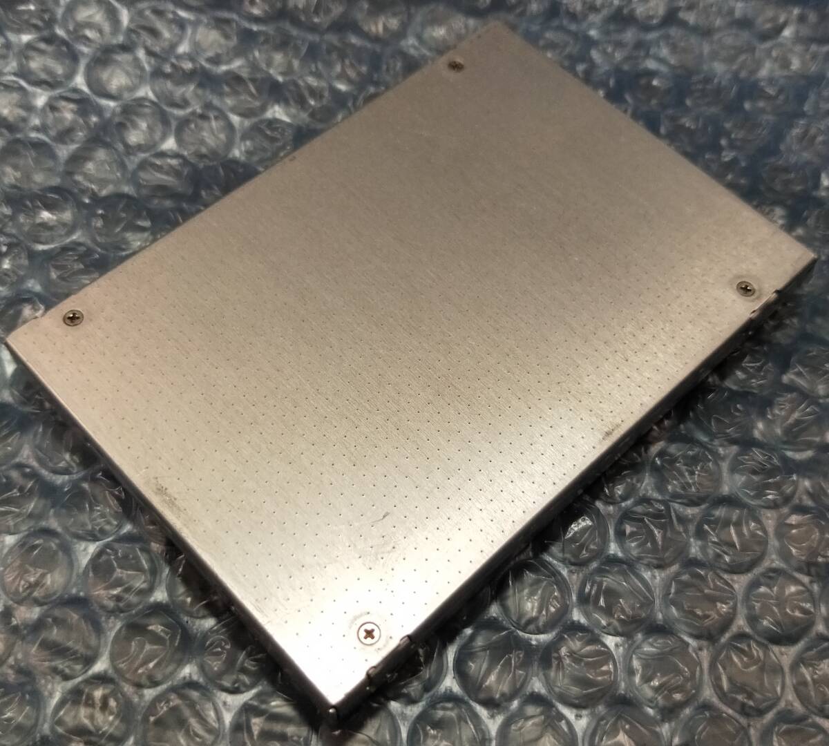 【中古パーツ】2.5 SATA SSD 1台 正常 TOSHIBA THNSNB062GBSJ 62GB 使用時間65409H■SSD3143拍卖