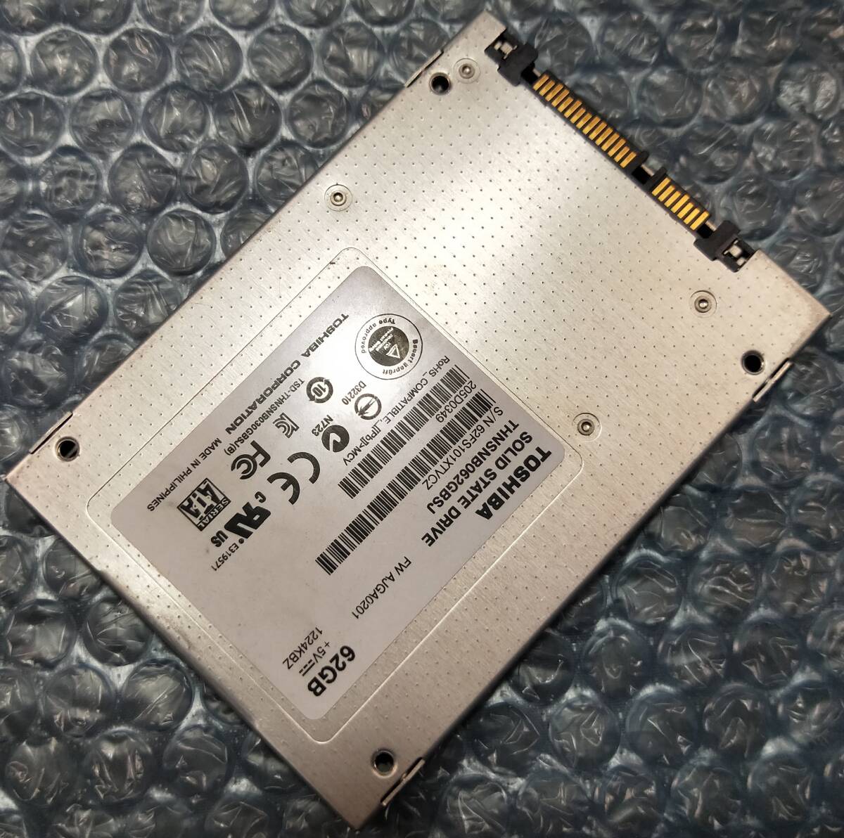 【中古パーツ】2.5 SATA SSD 1台 正常 TOSHIBA THNSNB0062GBSJ 62GB 使用時間51256H■SSD3149拍卖