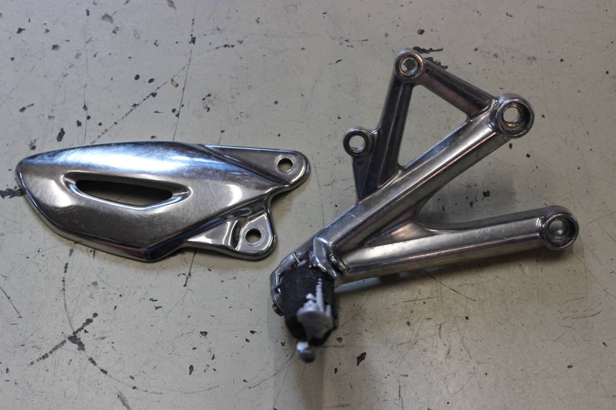 ☆485☆2010 トライアンフ デイトナ675 06~13純正右ステップ拍卖