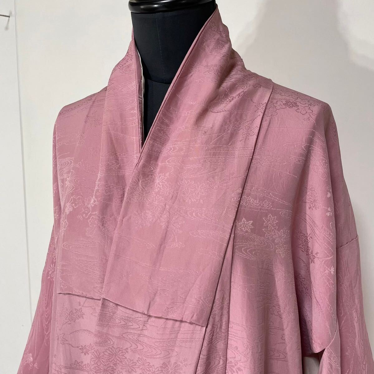 着物 花柄 もみじ 梅 菊 流水紋 光沢 ピンク 桜拍卖