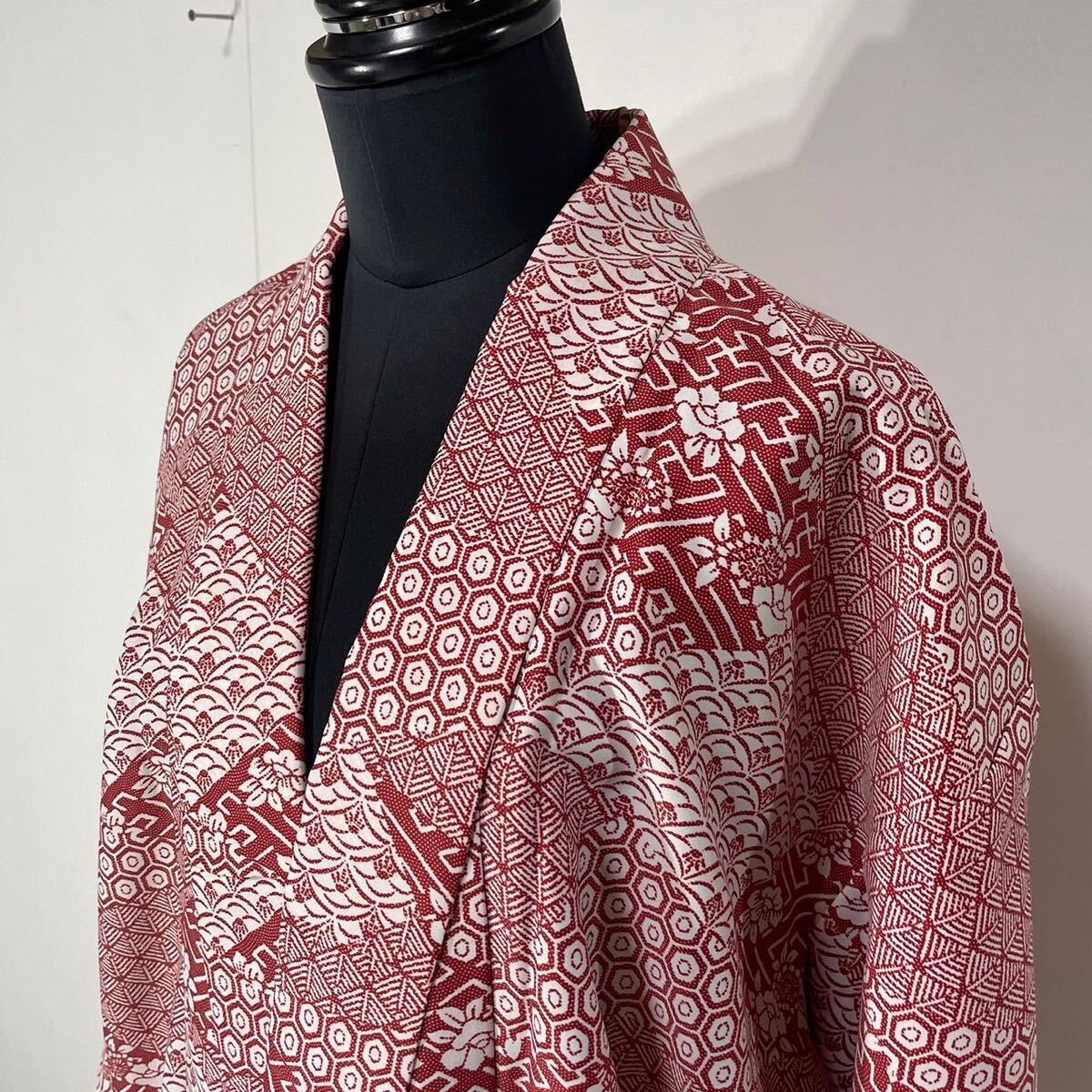 着物 単衣 亀甲 工字繋ぎ 椿 棒衿 白 緋拍卖