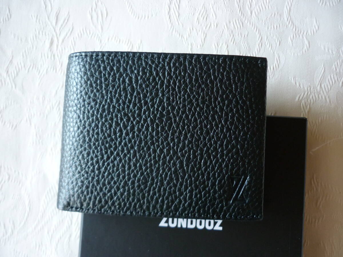 新品 送料無料 ZUNDOOZ 三つ折り財布 IDパスケース カードポケット Coin 小銭入れ付き 牛革型押し 黒拍卖