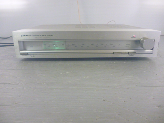 890637 PIONEER パイオニア F-2030 ステレオチューナー拍卖