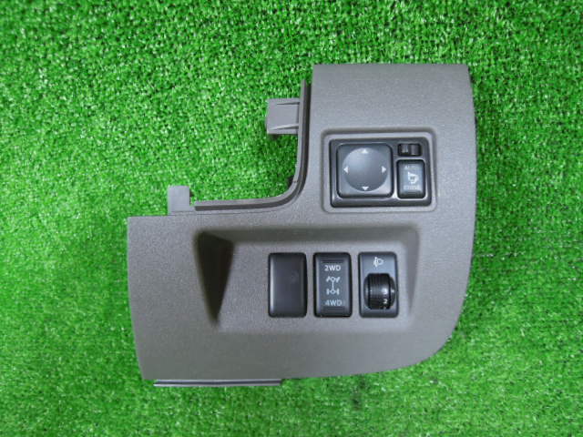 日産 マーチ NK13 電動格納 ドアミラースイッチ 中古 配線12本 カプラー付き 2WD/4WDスイッチ付き カバー付き 13362拍卖