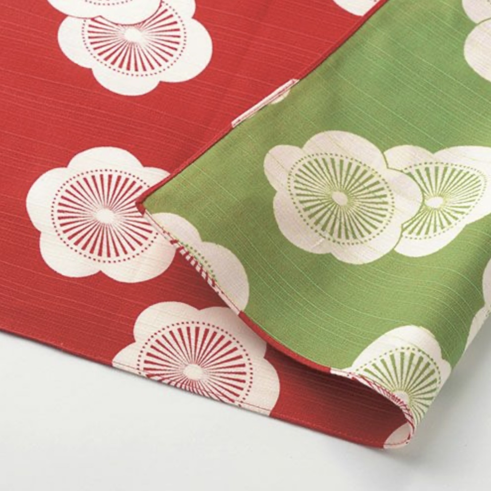 #風呂敷 三巾 伊砂文様 両面ふろしき「梅 アカ/グリーン」ワイン、一升瓶を包める大きさ M18-20478-305拍卖