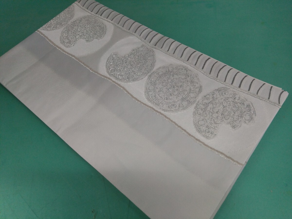 ●166【正倉献上華文】 刺繍 上質 気品 華 花 紋 高級 袋帯 六通 帯 縁起物 白 薄グレー 金銀糸 美品 ③拍卖