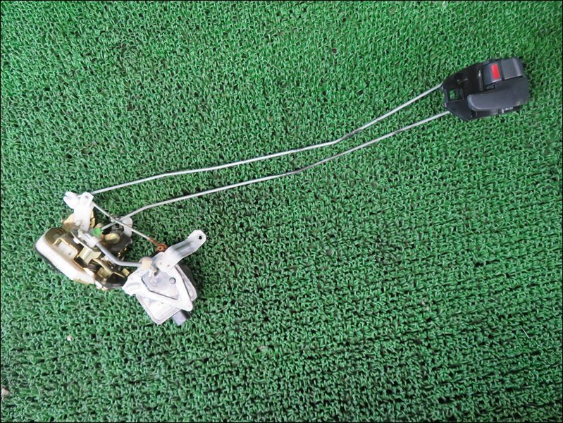 『psi』 三菱 CS2A ランサーセディア 右リアドアロックアクチュエーター H14年式拍卖