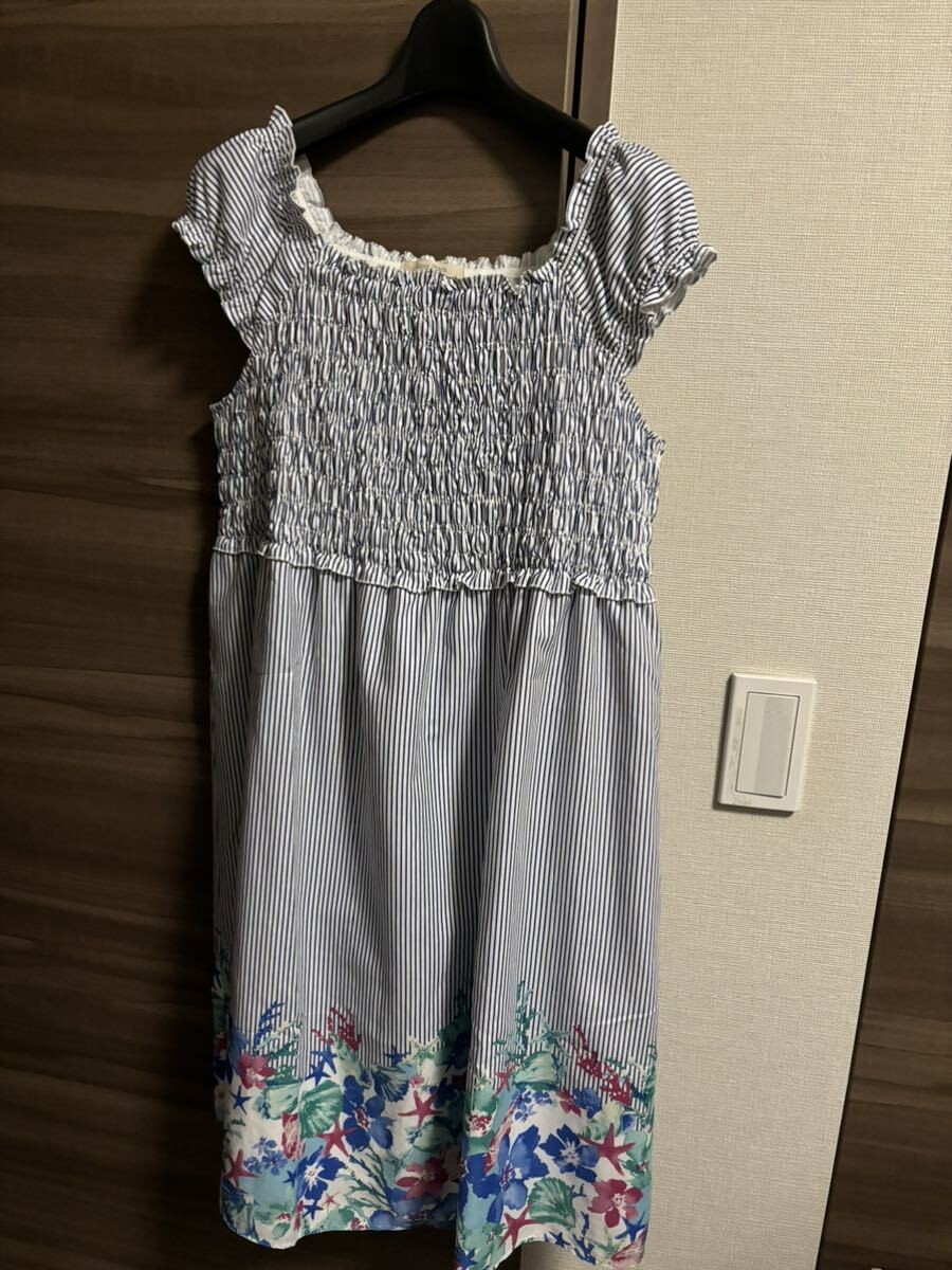 超美品 1度着用 ローズティアラ 42サイズ きれいおしゃれワンピース お花柄 大きい 即決あり拍卖