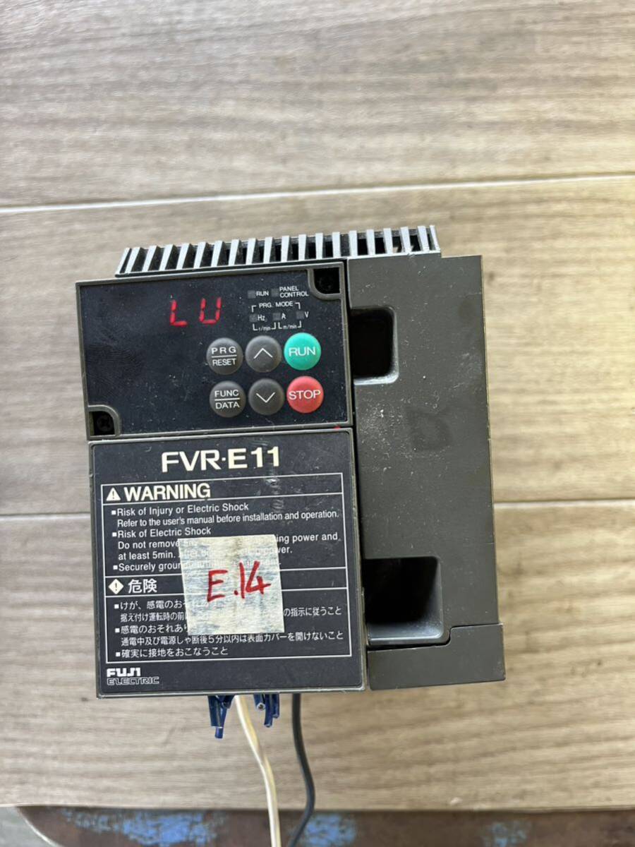 E14富士インバーターFVR2.2E11S-2 2.2KW 220v 動作確認済み拍卖