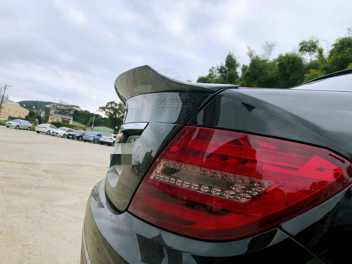 2008-2014 ベンツ Cクラス W204 セダン 本物のカーボン X TYPE リアトランクスポイラー エアロ ウイング スポイラー拍卖