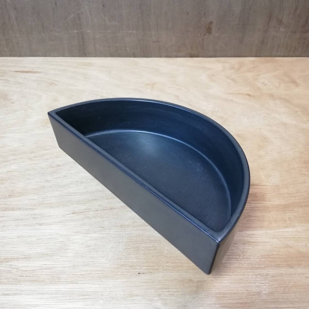 磁器 半円型 花器 フラワーベース 生け花 いけばな 華道 花瓶 拍卖