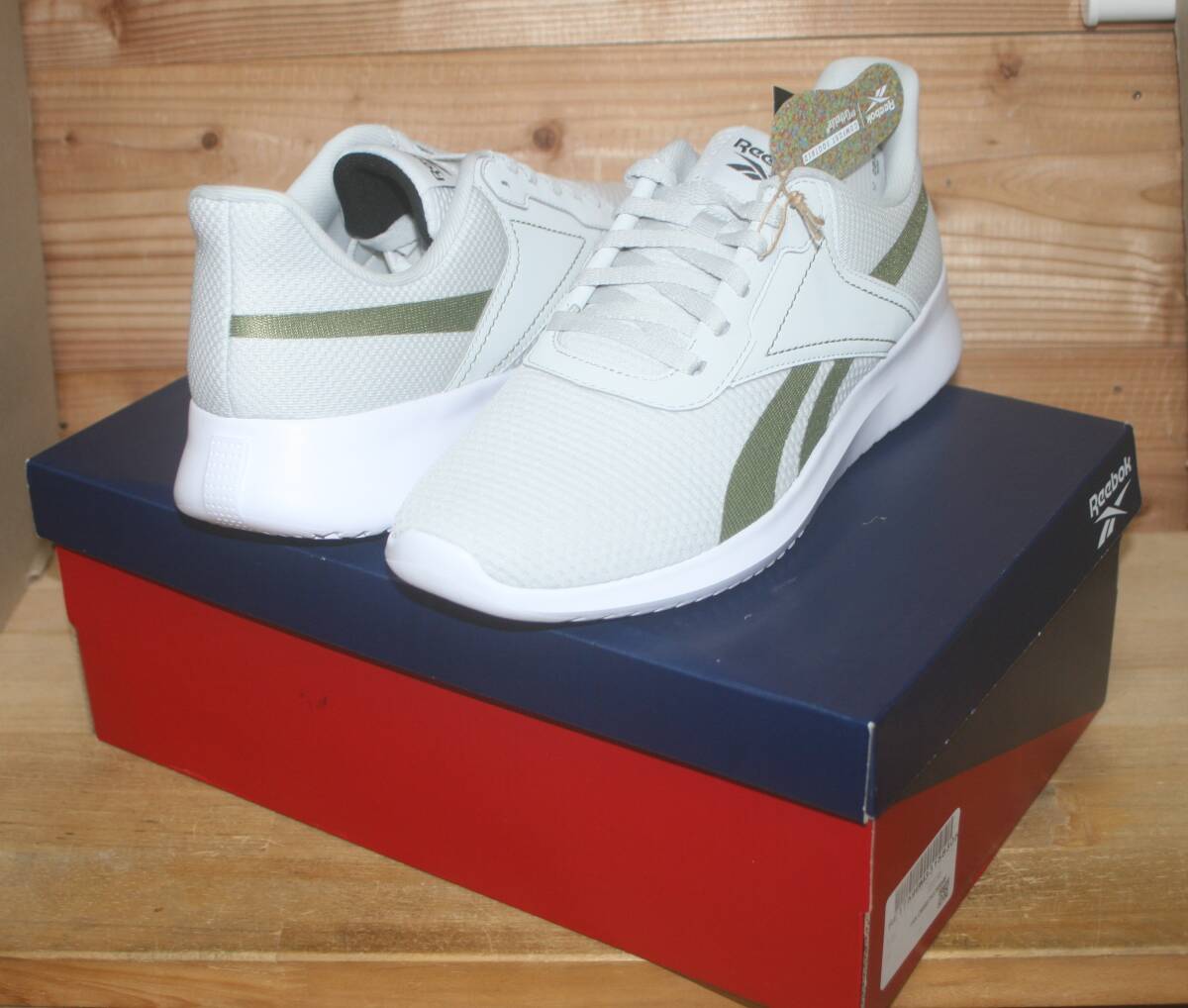 送料無料/新品☆ 多目的トレーニングシューズ 軽量設計 FuelFoamミッドソール搭載 Reebok FLUXLITE (リーボック)拍卖