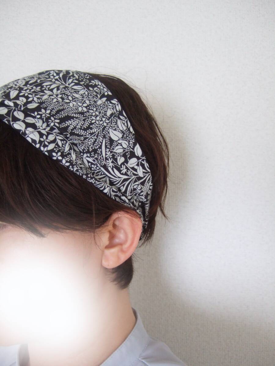 ★即決★ハンドメイド ボタニカル花柄 ブラック綿ローン 薄手コットンのゆるターバン**ヘアバンド 大人柄拍卖