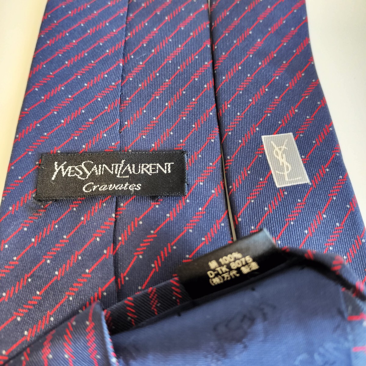 イヴサンローラン(YVES SAINT LAURENT)紺赤ストライプネクタイ拍卖