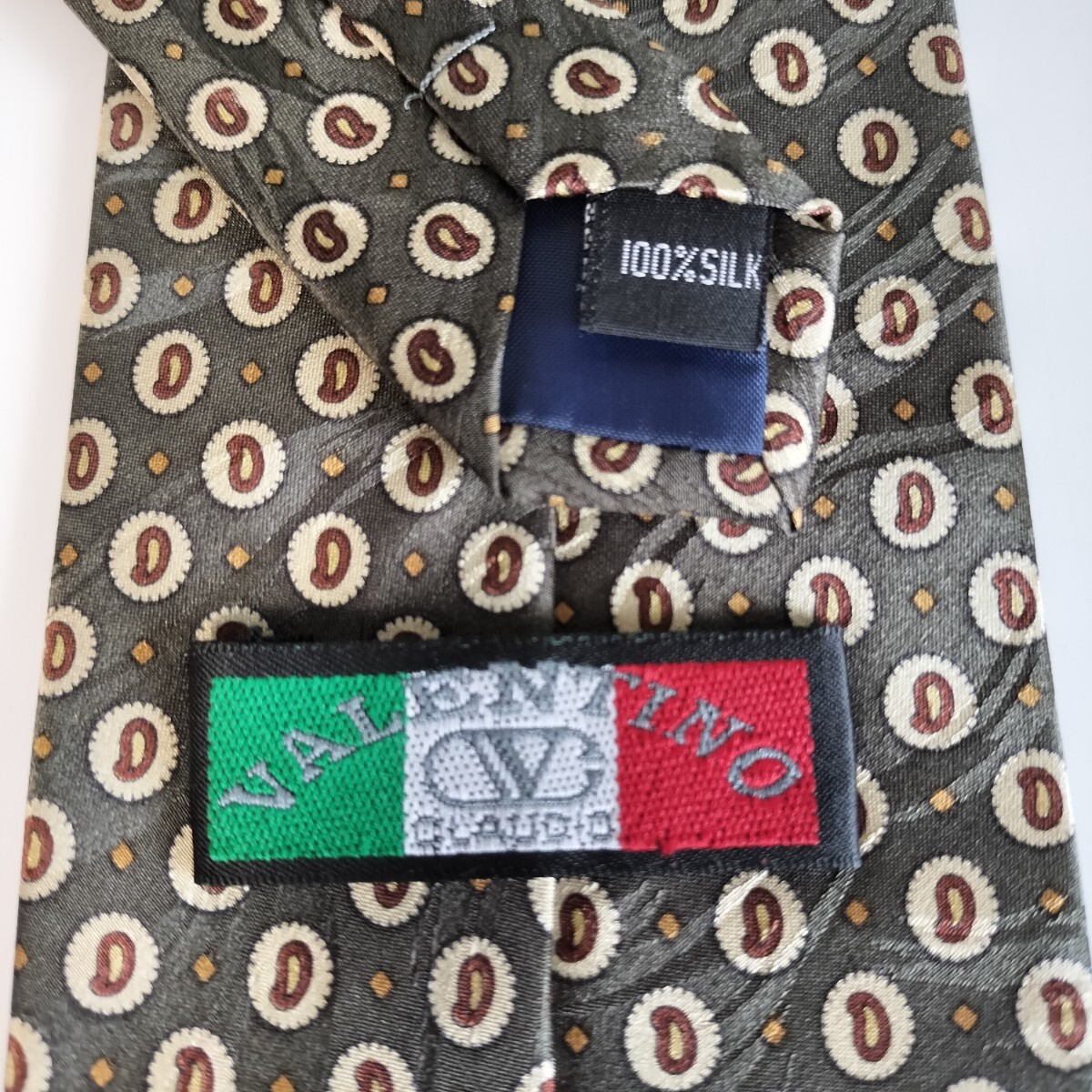 VALENTINO(ヴァレンティノ)ミニ丸なみだドットネクタイ拍卖