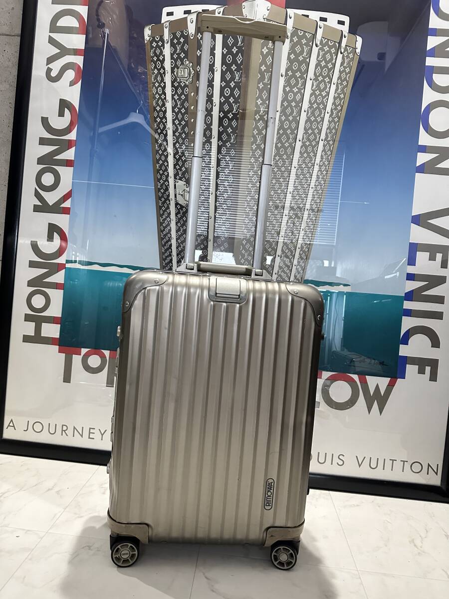 【即決/即納】!!機内持ち込みサイズ!!RIMOWA リモワ TOPAS TITANIUM トパーズ チタニウム マルチホイール スーツケース 4輪 945.52 拍卖