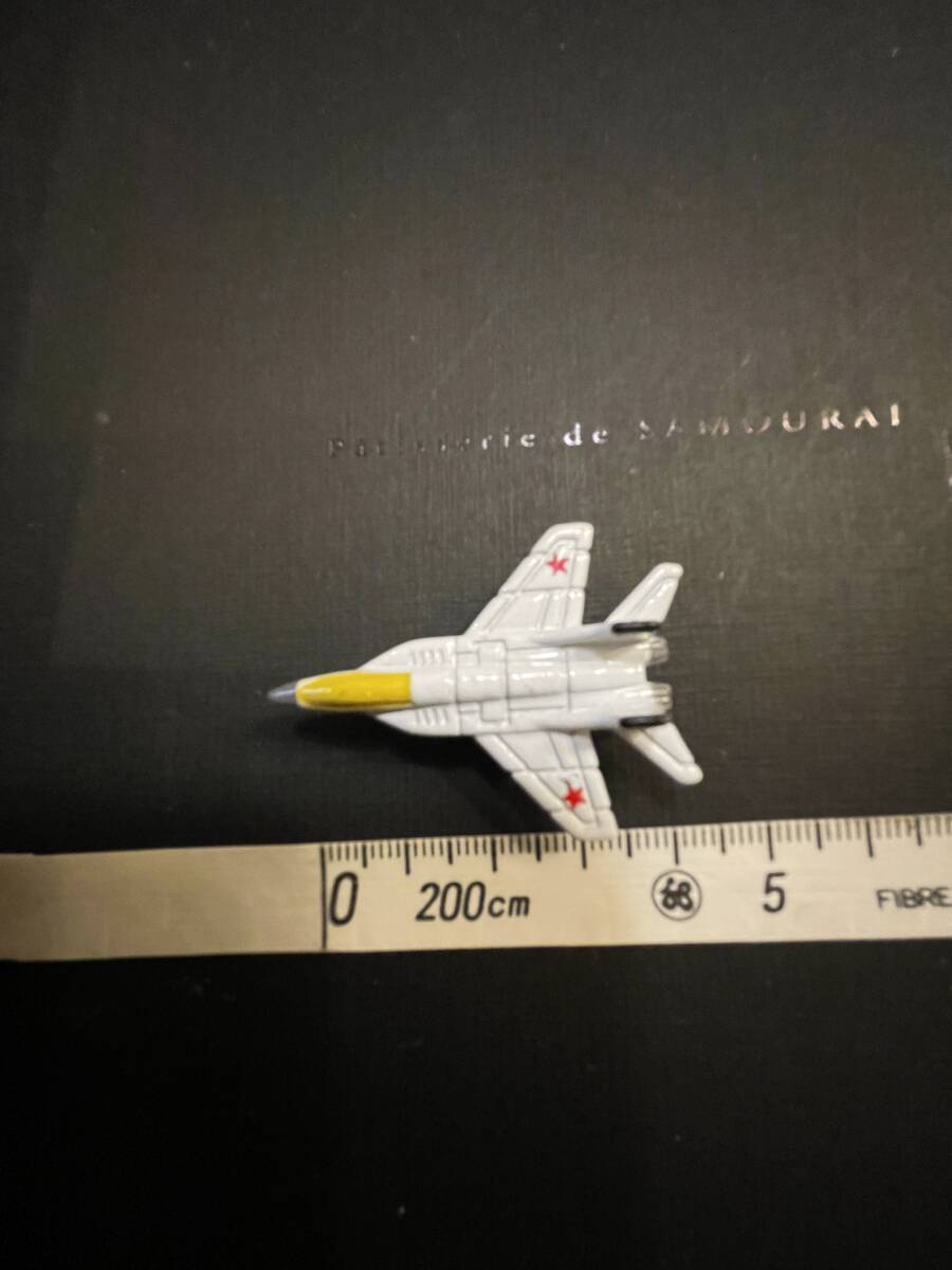 ジャンク品・アンティーク・アメリカ戦闘機・飛行機・ミニフィギュア・金属製・全長約4.5cm・100円拍卖