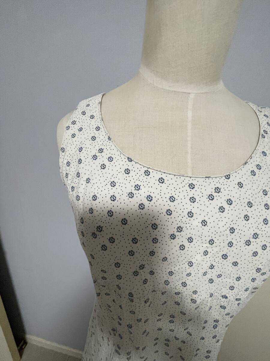USED・レディース・ワンピース・ノースリーブワンピース・小花柄・Mサイズ相当・150円拍卖