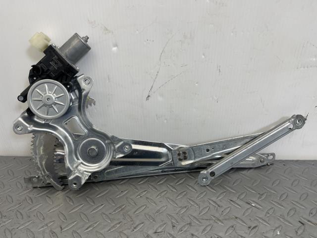 パッソ 5BA-M700A 右 フロント ドア レギュレター モーター 85710-B5020拍卖