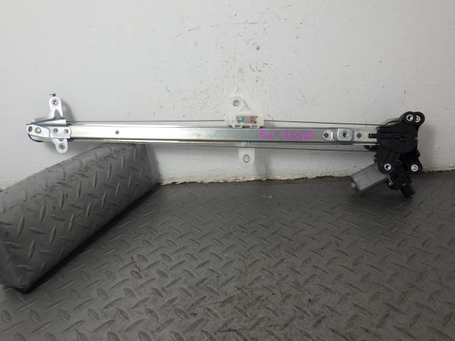 エブリィ DA17V 右 フロント ドア レギュレター モーター 83401-64P11拍卖