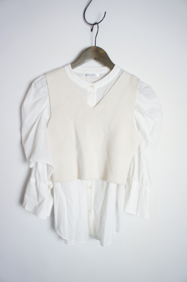 21SS SNIDELスナイデル ニットベスト + シャツ 長袖 ブラウス セット コンビ SWFB211091 アイボリー806O拍卖
