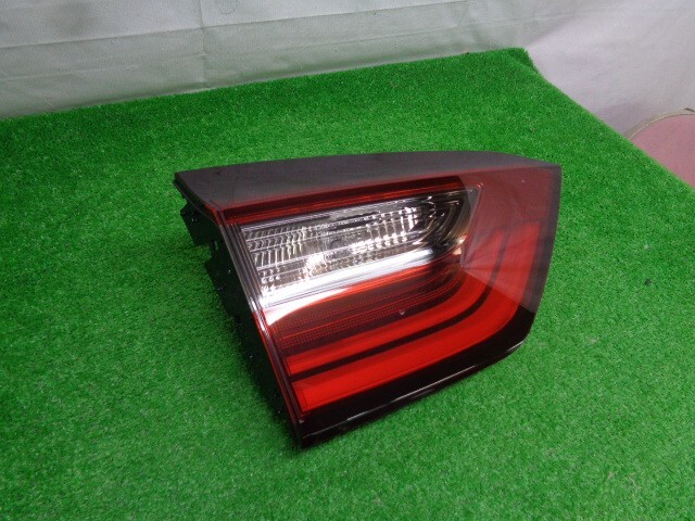 ホンダ/フィット GR1 左リアフィニッシャーランプ スタンレーW4764 フチカバー欠品 No.813342【品番 34155-TZA-J51】拍卖