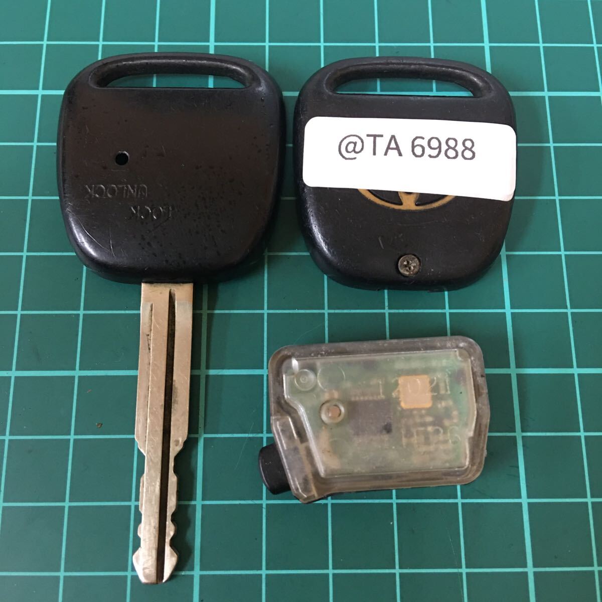 @TA6988 トヨタ 基盤12021 純正 キーレス リモコン ノア・ヴォクシー・シエンタ・クルーガー・イプサム・RAV4等 1ボタン拍卖