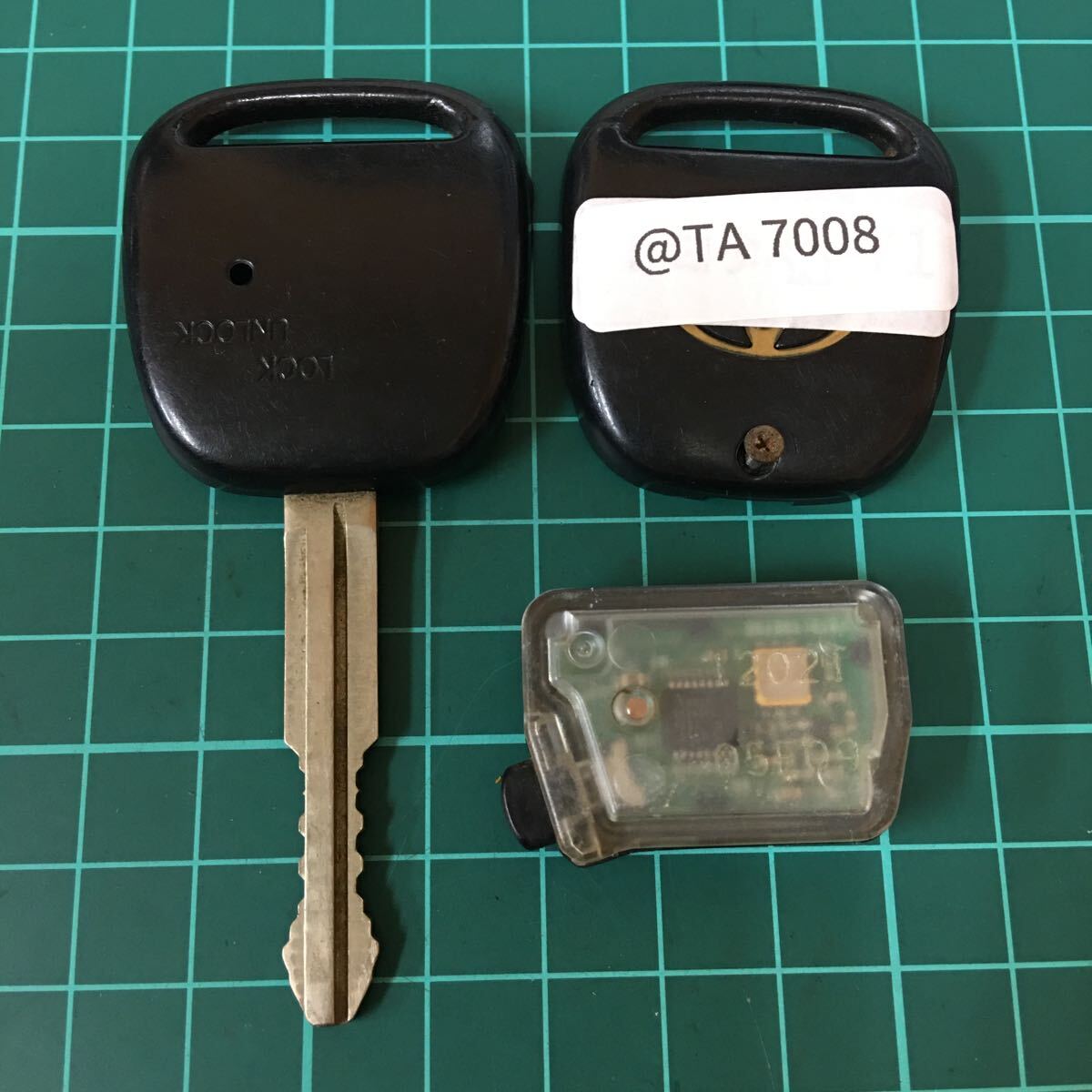 @TA7008トヨタ 基盤12021 純正 キーレス リモコン ノア・ヴォクシー・シエンタ・クルーガー・イプサム・RAV4等 1ボタン拍卖