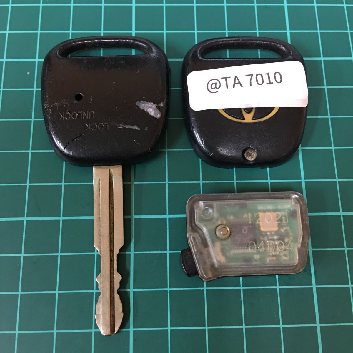 @TA7010トヨタ 基盤12021 純正 キーレス リモコン ノア・ヴォクシー・シエンタ・クルーガー・イプサム・RAV4等 1ボタン拍卖